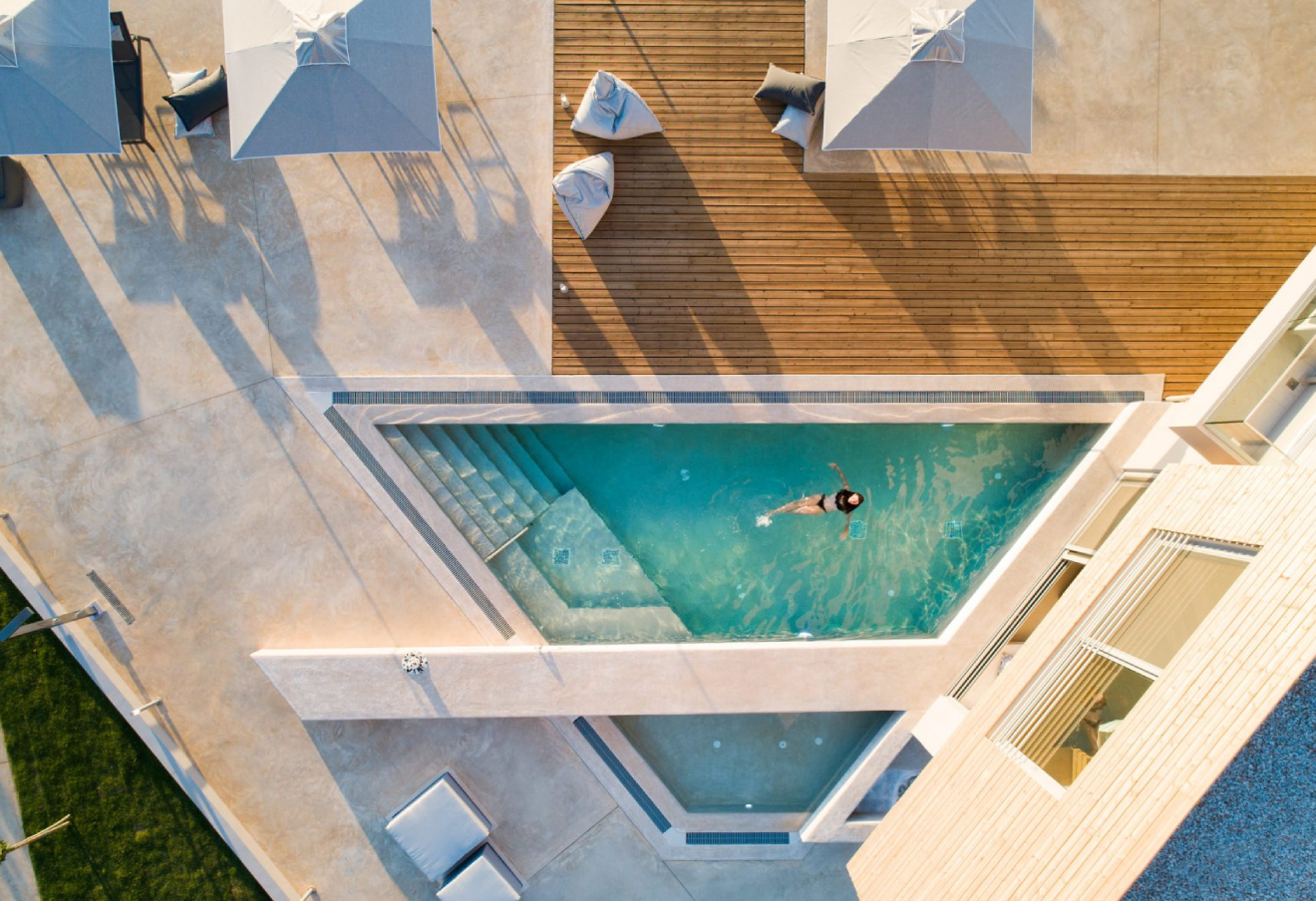 ΠΙΣΙΝΕΣ/ΚΟΛΥΜΒΗΤΙΚΕΣ ΔΕΞΑΜΕΝΕΣ